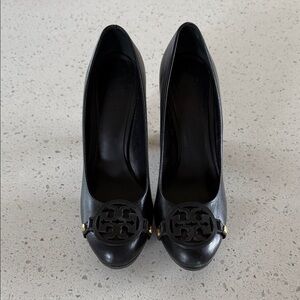 Tory Burch Black Heels with Logo Accent